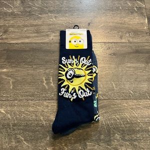 2 Pairs of Minions Crew Socks SZ‎ 10-13 Shoe SZ 6.5-12 NEW